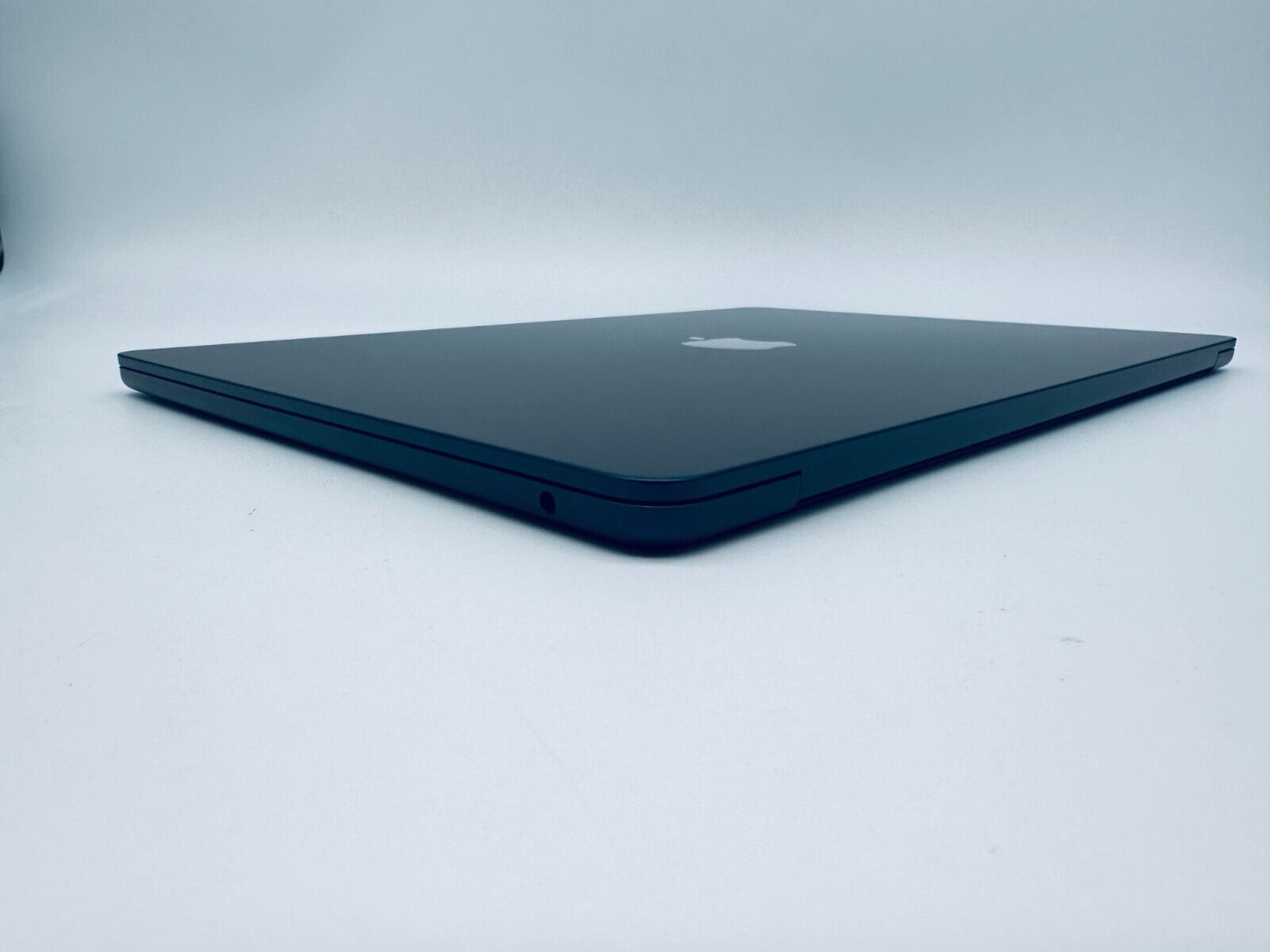 Apple MacBook Air 15.3" M2 8-Core CPU 10-Core GPU 8GB RAM 256GB Midnight Blue A+