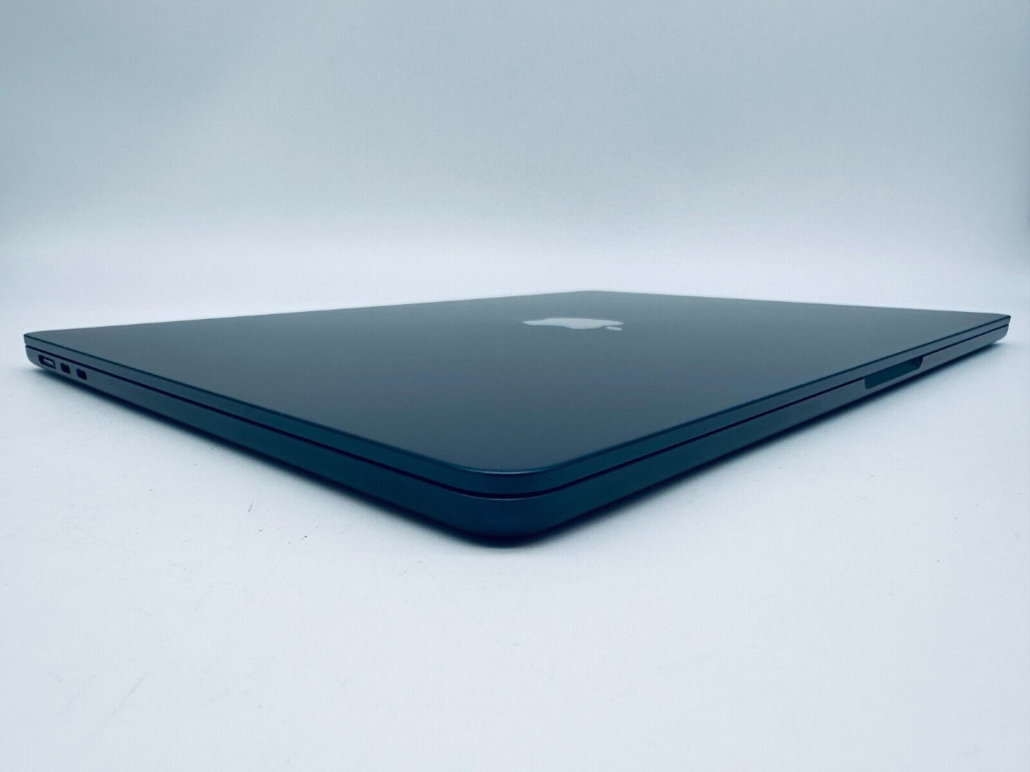 Apple MacBook Air 15.3" M2 8-Core CPU 10-Core GPU 8GB RAM 256GB Midnight Blue A+