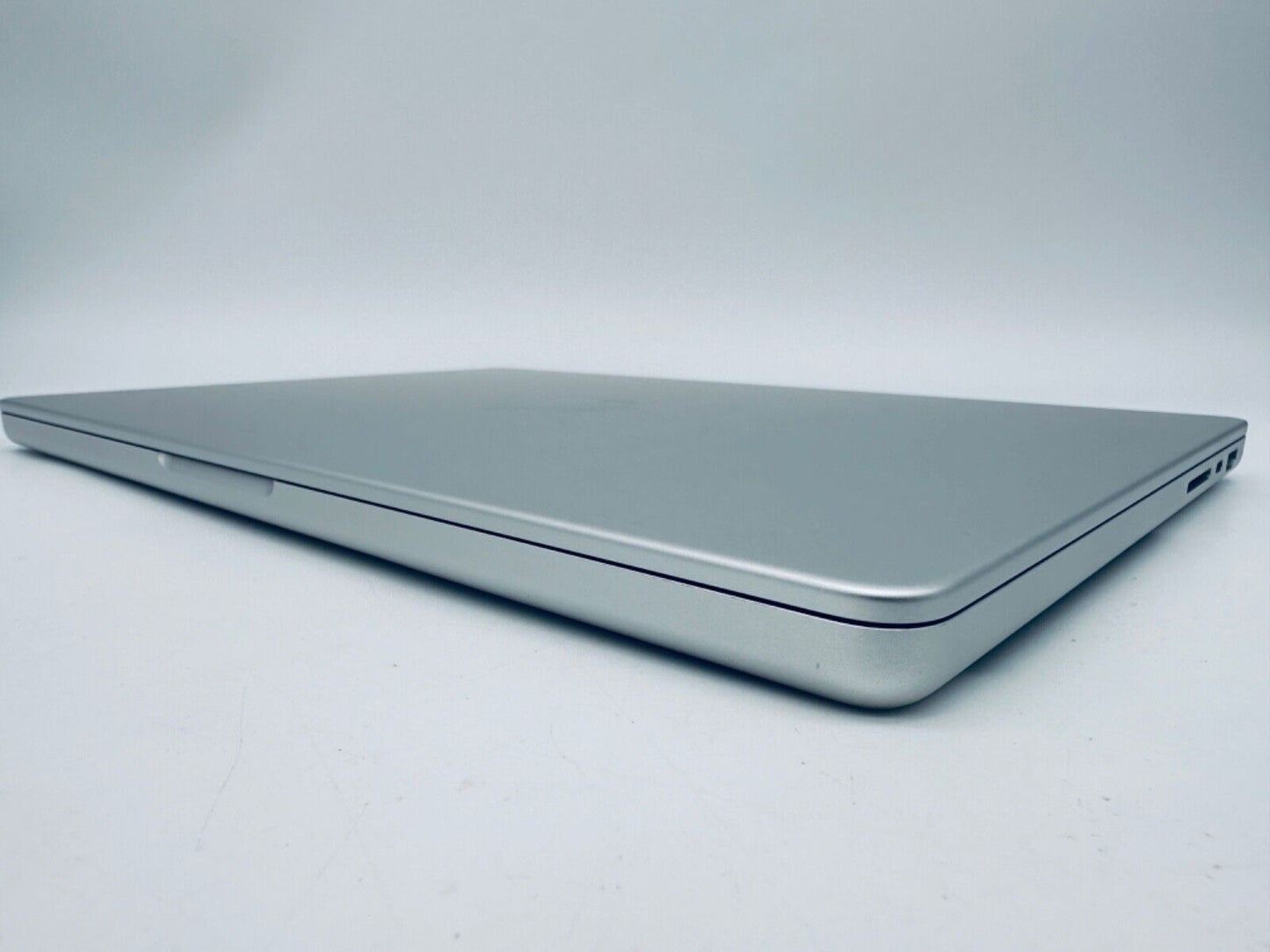 Apple MacBook Pro 14" 2023 M2 Pro 10-Core CPU 16-Core GPU 16GB 512GB In Silver