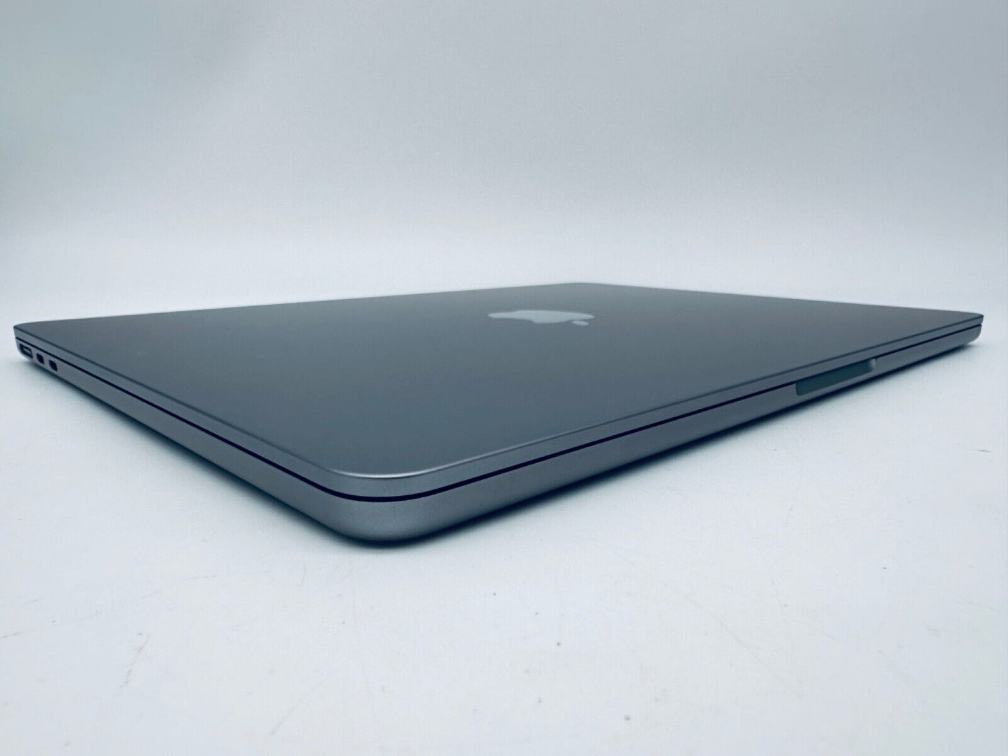 Apple M2 MacBook Air 13-Inch 8-Core CPU 8-Core GPU 8GB, 256GB SSD In Space Grey