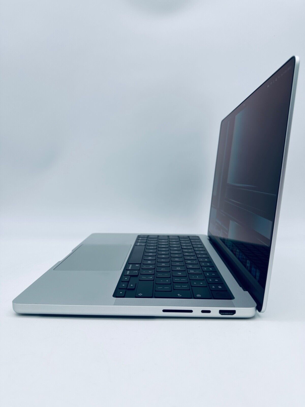 Apple MacBook Pro 14" 2023 M2 Pro 10-Core CPU 16-Core GPU 16GB 512GB In Silver