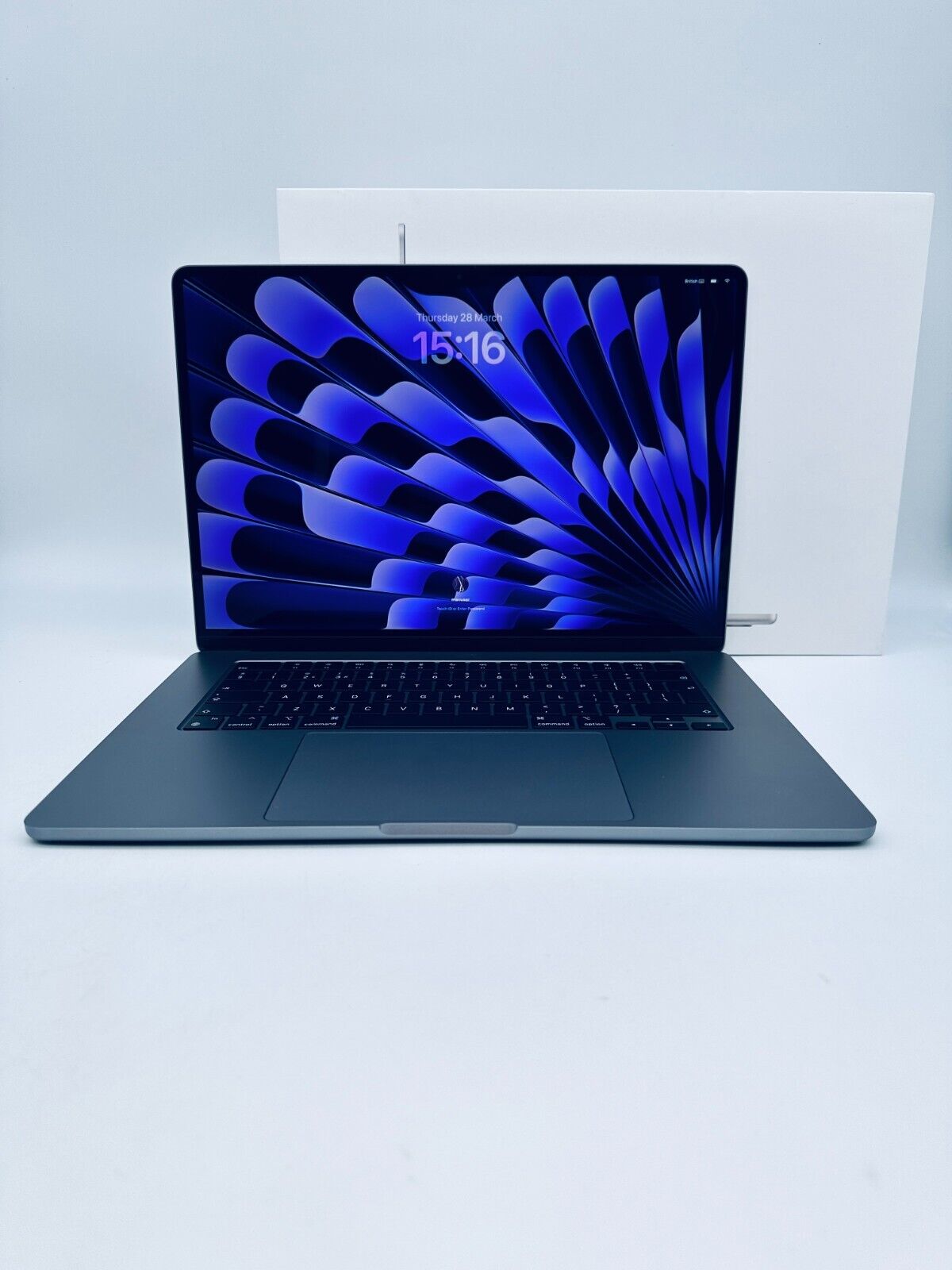 Apple MacBook Air 15.3" M2 8-Core CPU 10-Core GPU 8GB Ram 256GB SSD, Space Grey