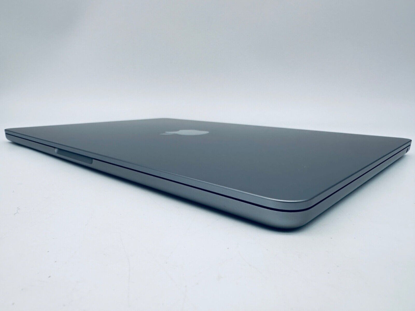 Apple M2 MacBook Air 13-Inch 8-Core CPU 8-Core GPU 8GB, 256GB SSD In Space Grey