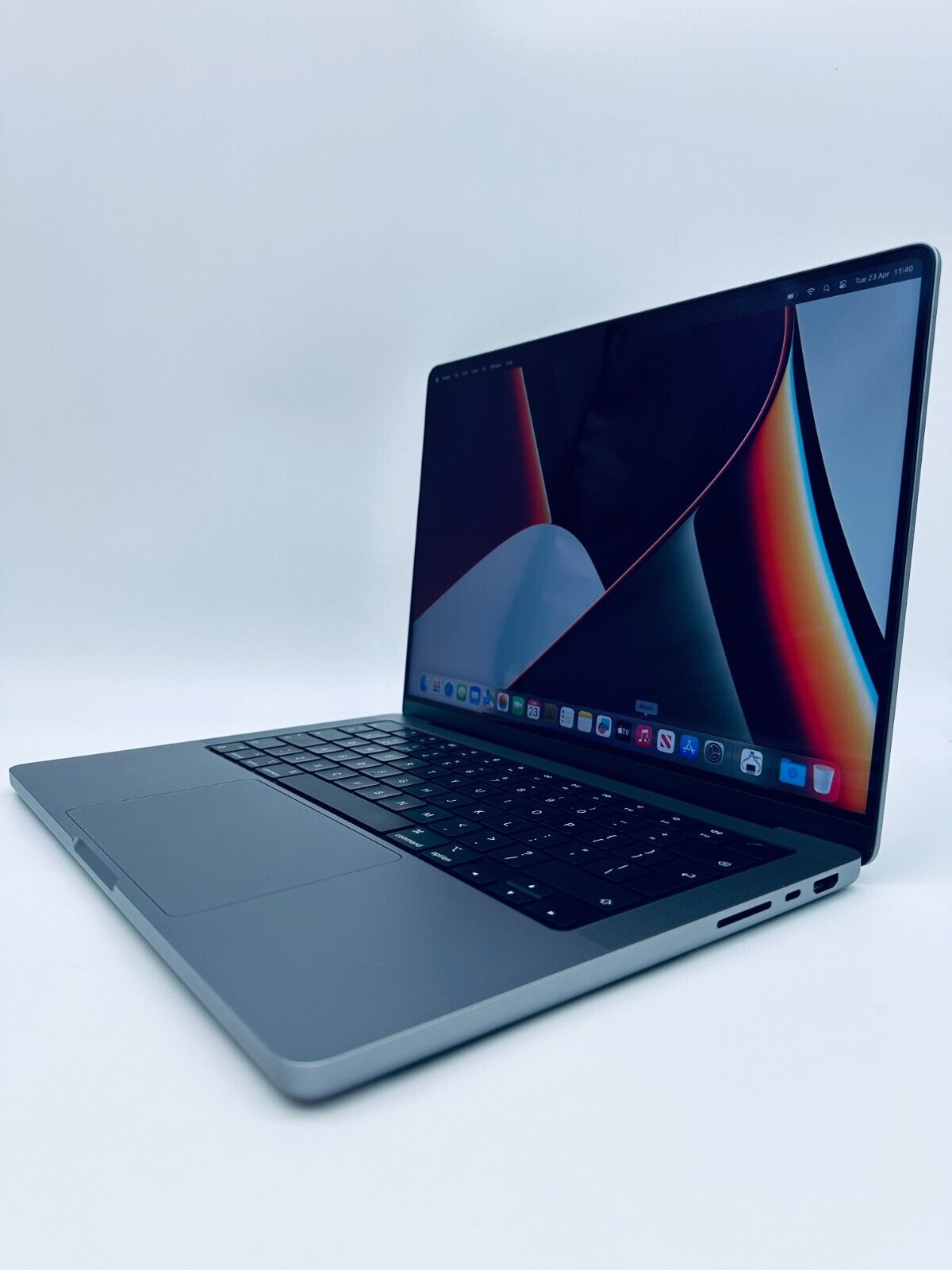 Apple MacBook Pro 14" M1 Pro 8-Core CPU 14-Core GPU 16GB 512GB SSD In Space Grey