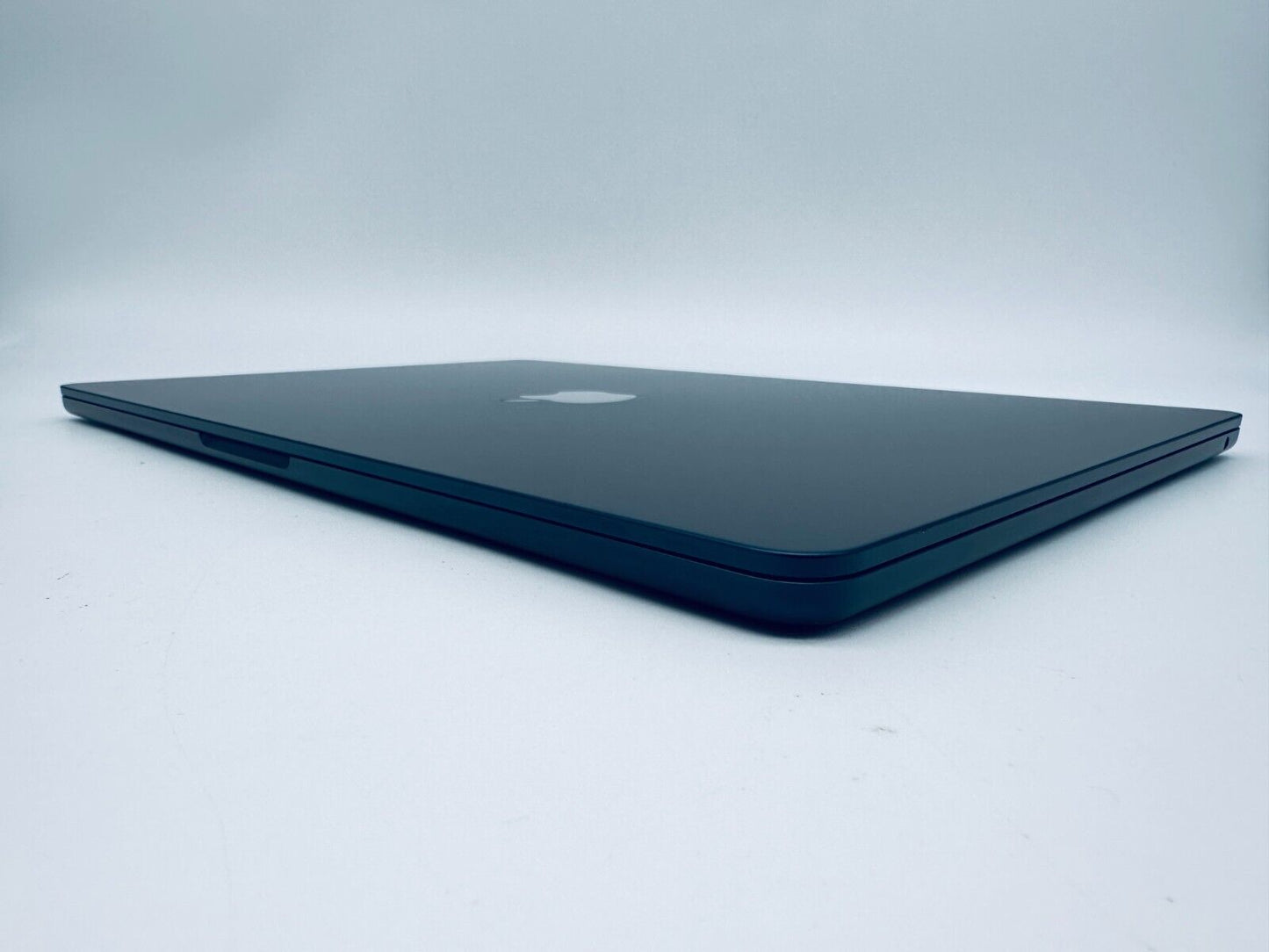 Apple MacBook Air 15.3" M2 8-Core CPU 10-Core GPU 8GB RAM 256GB Midnight Blue A+
