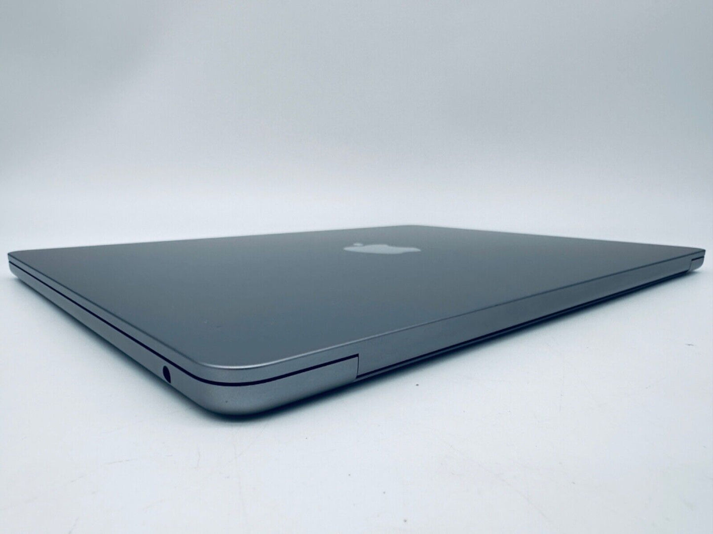 Apple M2 MacBook Air 13-Inch 8-Core CPU 8-Core GPU 8GB, 256GB SSD In Space Grey