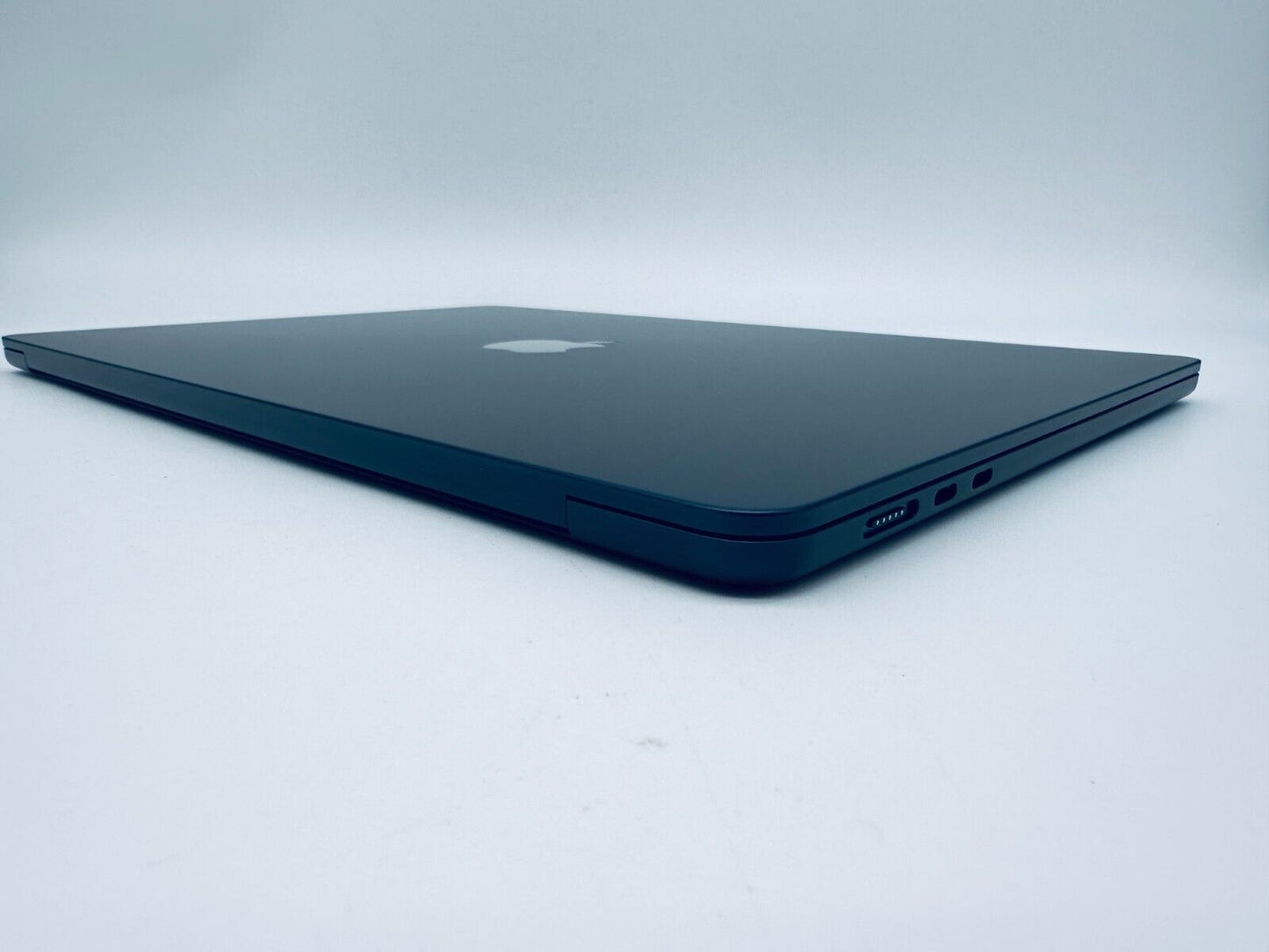Apple MacBook Air 15.3" M2 8-Core CPU 10-Core GPU 8GB RAM 256GB Midnight Blue A+