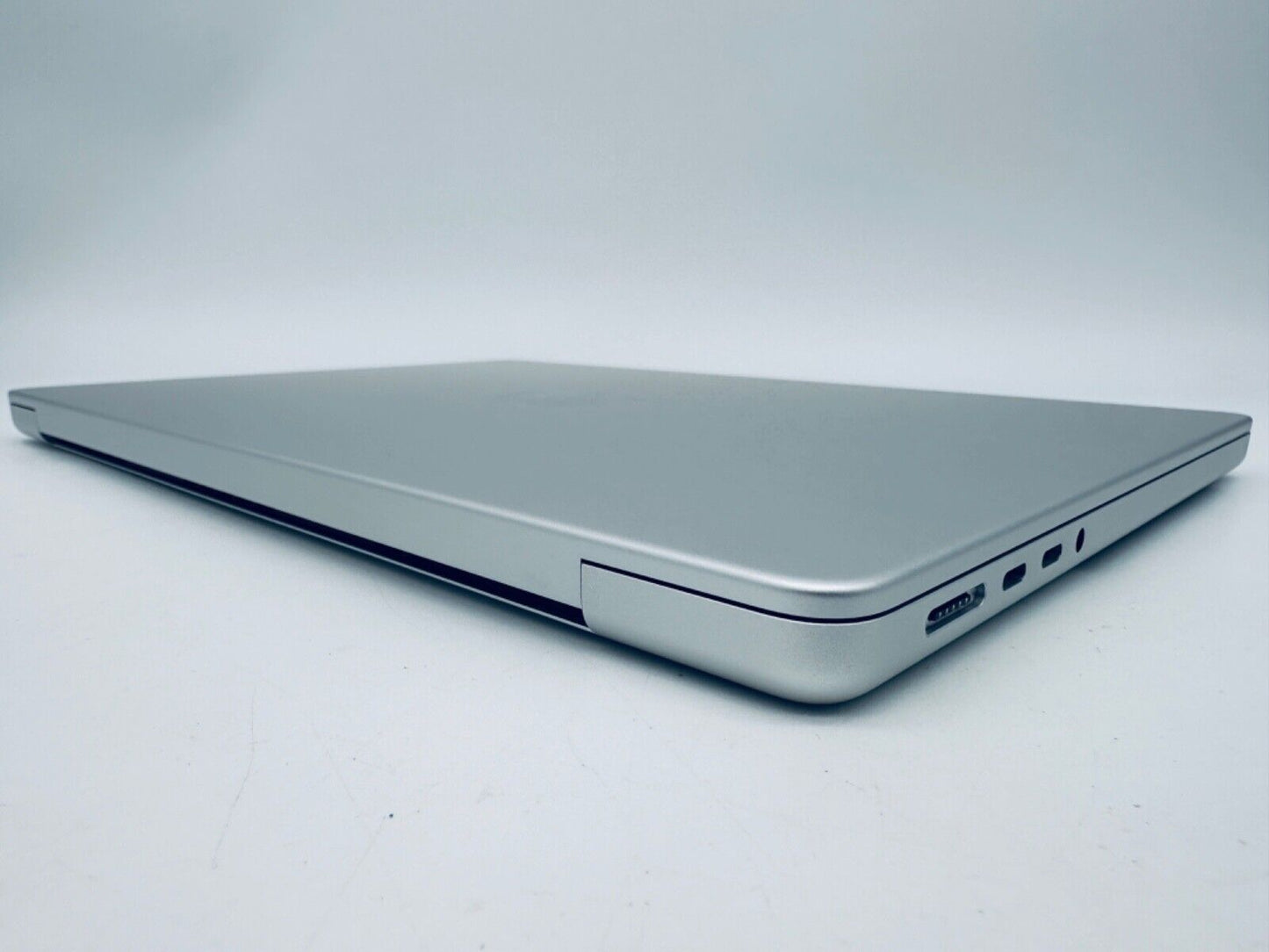 Apple MacBook Pro 14" 2023 M2 Pro 10-Core CPU 16-Core GPU 16GB 512GB In Silver