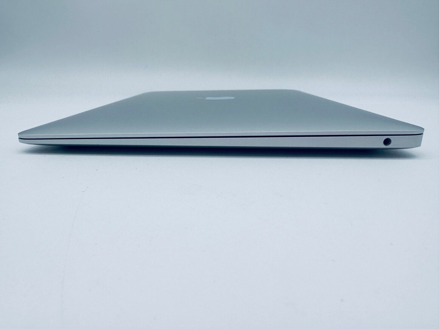 Apple MacBook Air 13" Retina M1 8-Core CPU 7-Core GPU 16GB Ram 256GB SSDz
