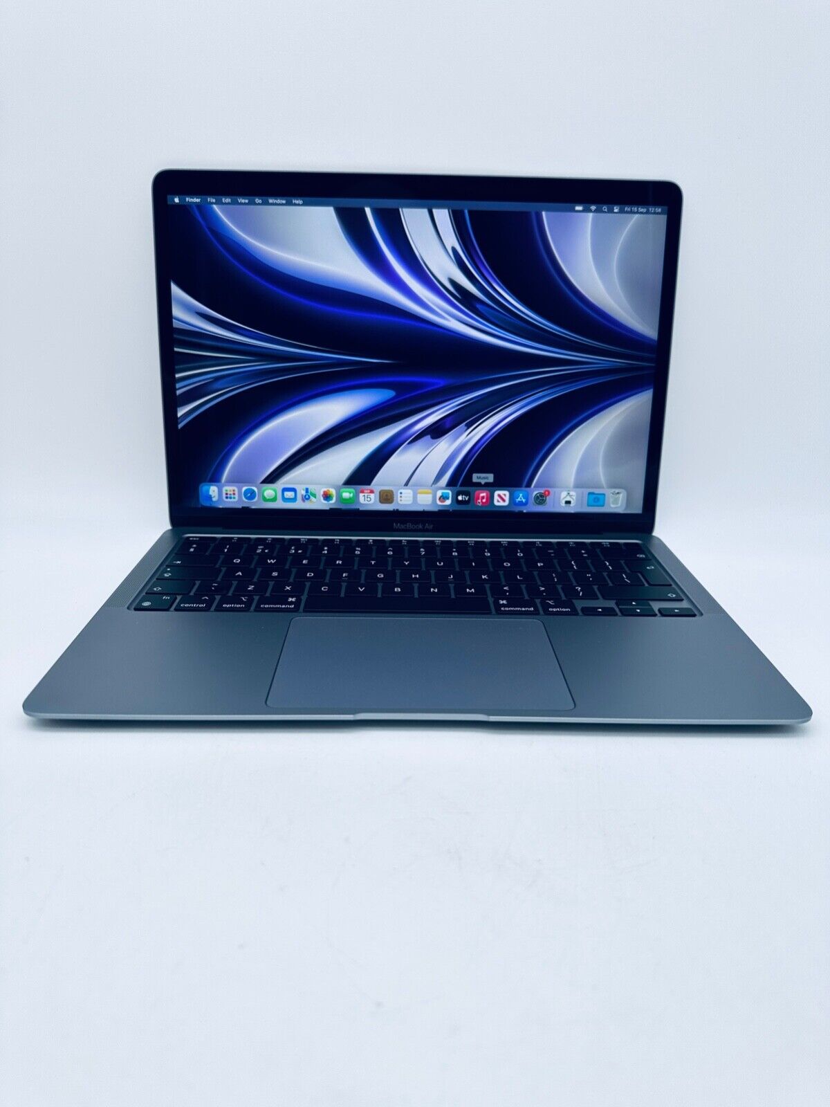 Apple MacBook Air 13" Retina M1 8-Core CPU 8-GPU 8GB Ram 512GB SSD