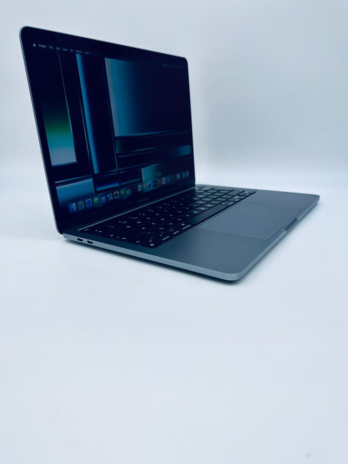 Apple MacBook Pro 13" Retina M1 Touch Bar 8-Core CPU 8-GPU 8GB Ram 256GB SSD