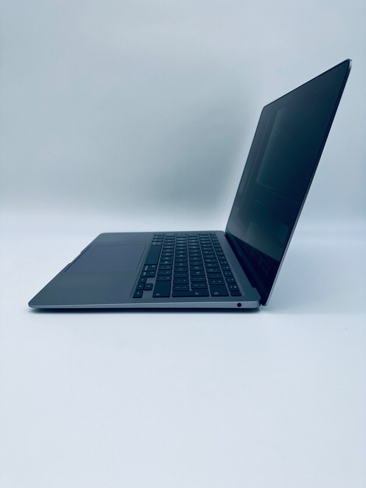 Apple MacBook Air 13" Retina M1 8-Core CPU 7-Core GPU 16GB Ram 256GB SSD