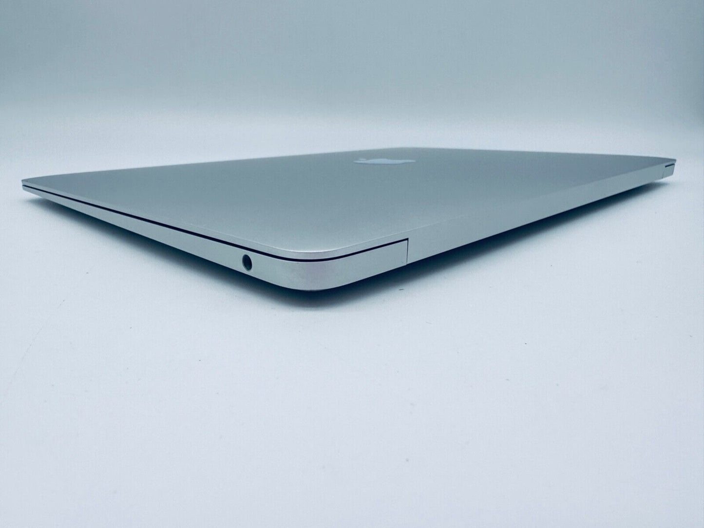 Apple MacBook Air 13" Retina M1 8-Core CPU 7-Core GPU 16GB Ram 256GB SSDz