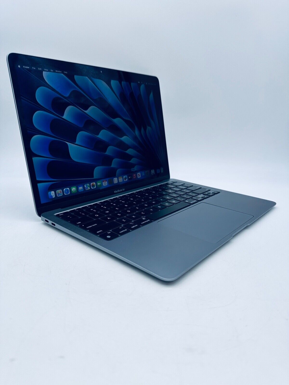 Apple MacBook Air 13" Retina M1 8-Core CPU 8-GPU 16GB Ram 1TB SSD