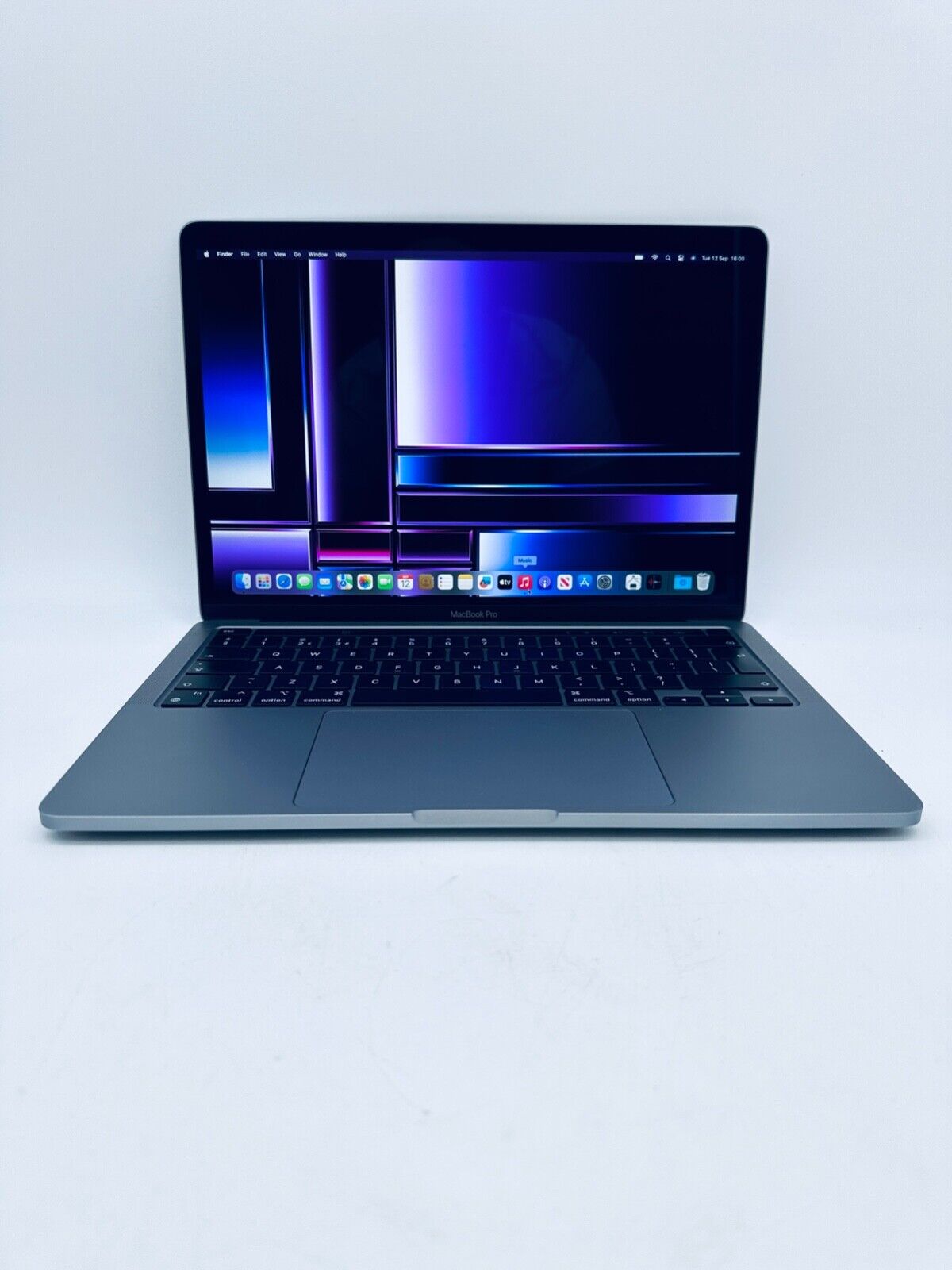 Apple MacBook Pro 13" Retina M1 Touch Bar 8-Core CPU 8-GPU 16GB Ram 256GB