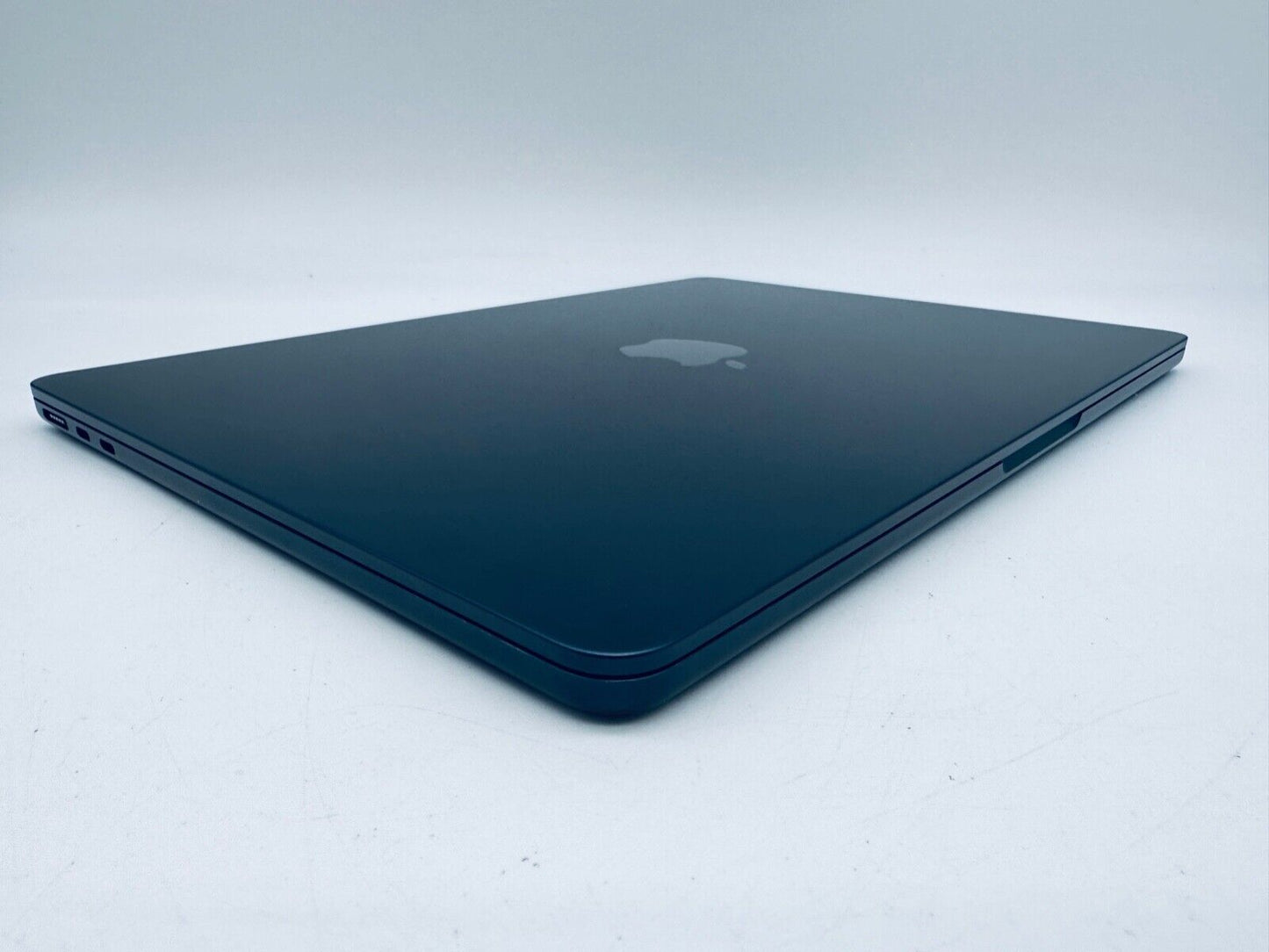 Apple M2 MacBook Air 13.6" 8-Core 10-GPU 8GB Ram 512GB SSD In Midnight Blue