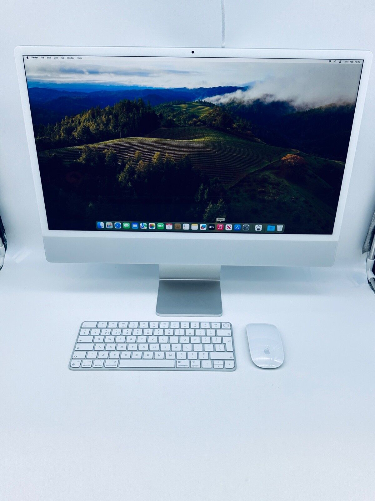 Apple iMac 24 4.5K M1 16GB RAM 256GB SSD 8-Core CPU 8‑Core GPU Silver 4 X Port