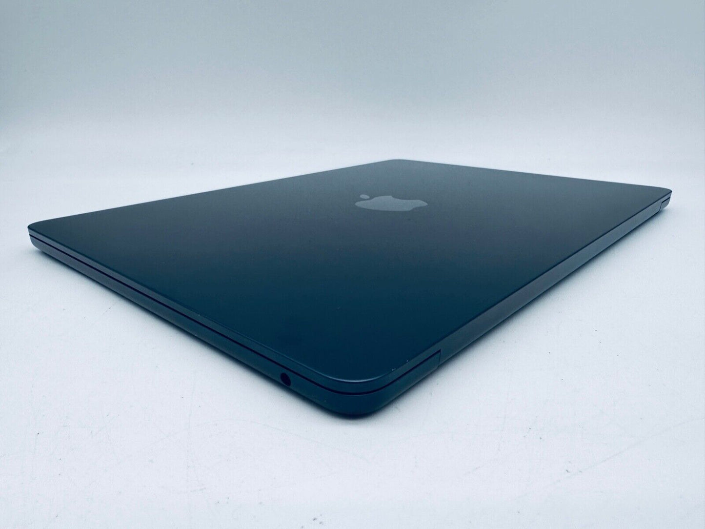 Apple M2 MacBook Air 13.6" 8-Core 10-GPU 8GB Ram 512GB SSD In Midnight Blue