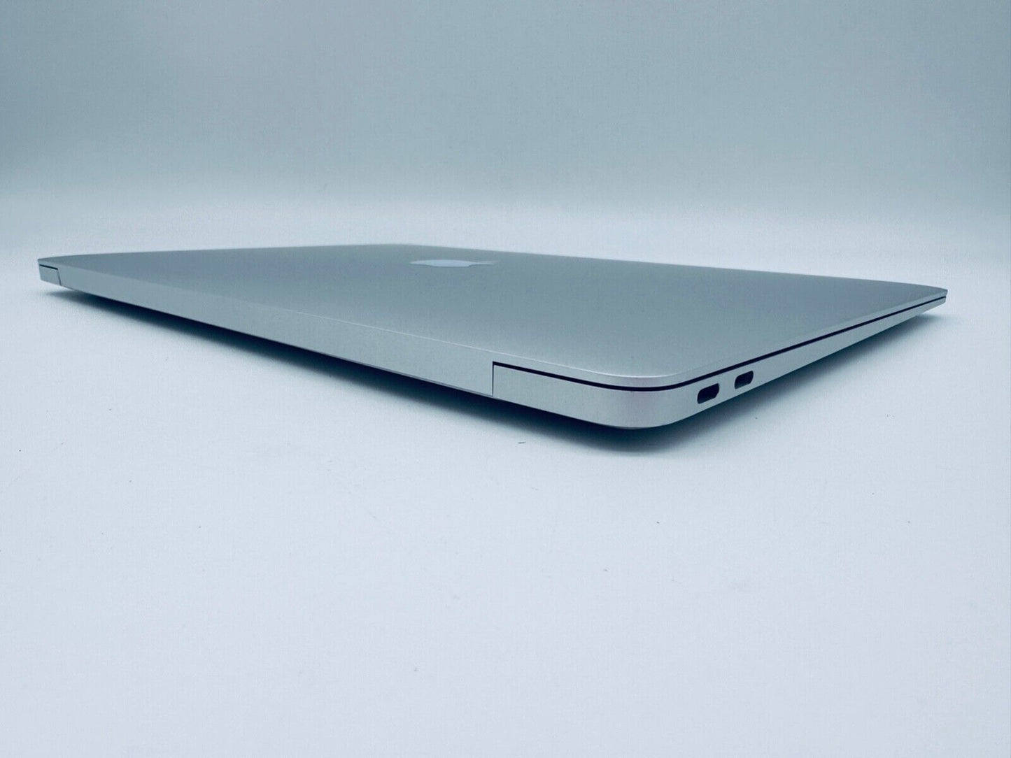 Apple MacBook Air 13" Retina M1 8-Core CPU 7-Core GPU 16GB Ram 256GB SSDz
