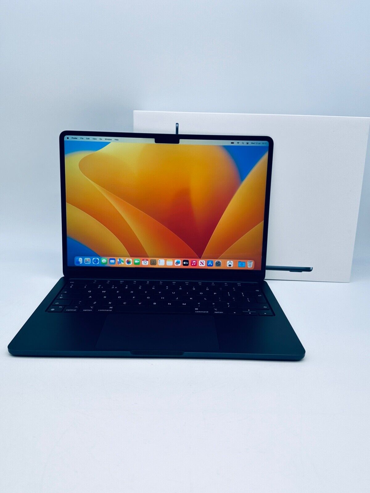 Apple M2 MacBook Air 13.6" 8-Core 10-GPU 8GB Ram 512GB SSD In Midnight Blue