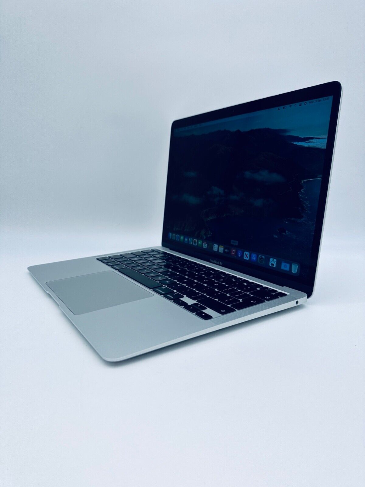 Apple MacBook Air 13" Retina M1 8-Core CPU 7-Core GPU 16GB Ram 256GB SSDz