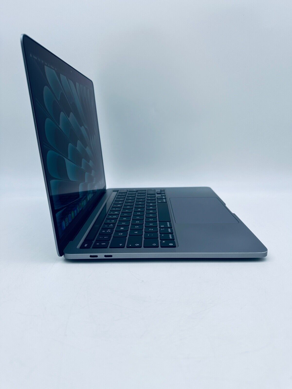 Apple MacBook Pro 13" Retina M1 Touch Bar 8-Core CPU 8-GPU 16GB Ram 512GB SSD