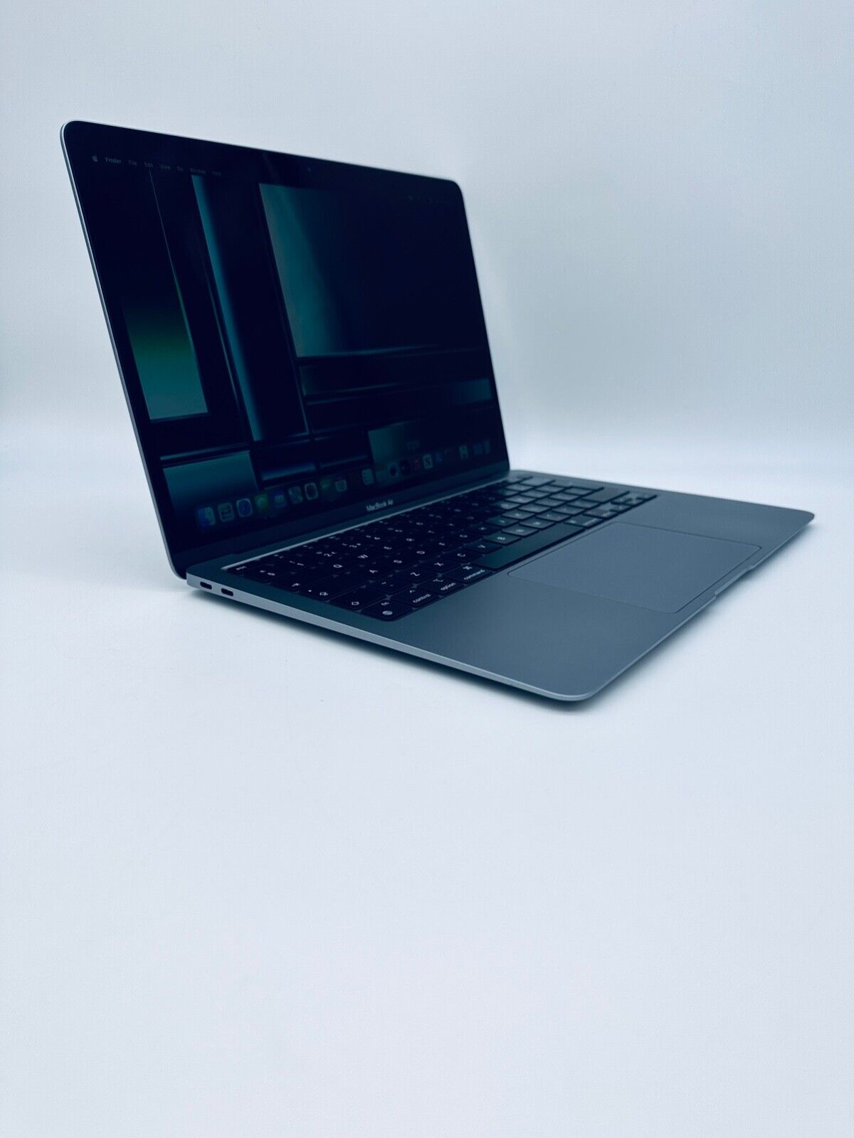 Apple MacBook Air 13" Retina M1 8-Core CPU 7-Core GPU 16GB Ram 256GB SSD