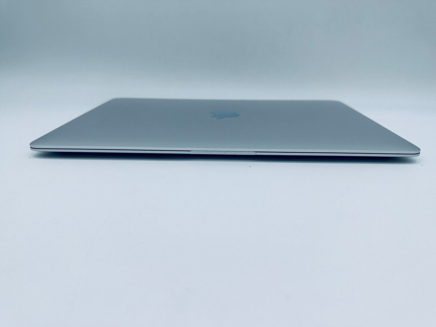 Apple MacBook Air 13" Retina M1 8-Core CPU 7-Core GPU 16GB Ram 256GB SSDz