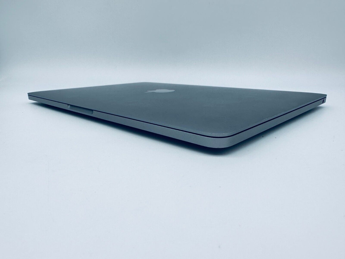Apple MacBook Pro 13" Retina M1 Touch Bar 8-Core CPU 8-GPU 8GB Ram 256GB SSD