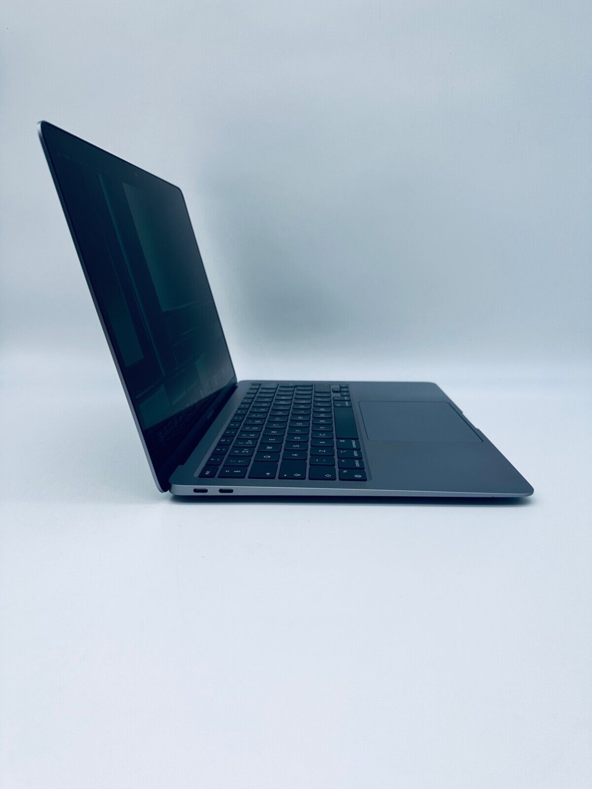 Apple MacBook Air 13" Retina M1 8-Core CPU 7-Core GPU 16GB Ram 256GB SSD