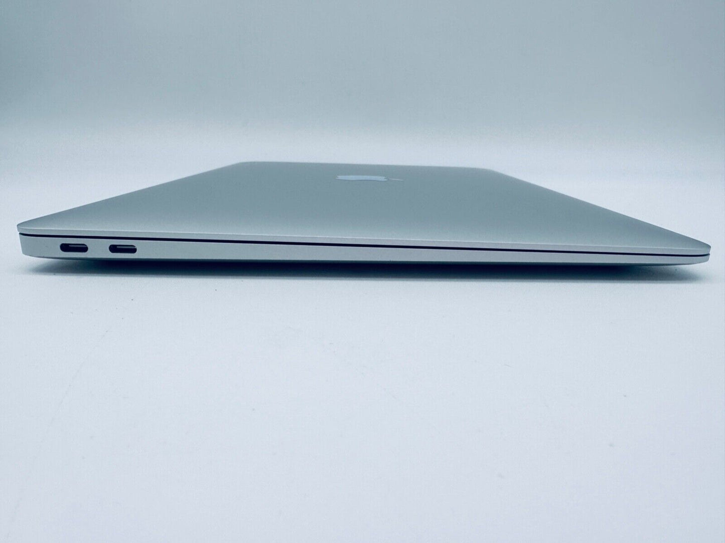 Apple MacBook Air 13" Retina M1 8-Core CPU 7-Core GPU 16GB Ram 256GB SSDz