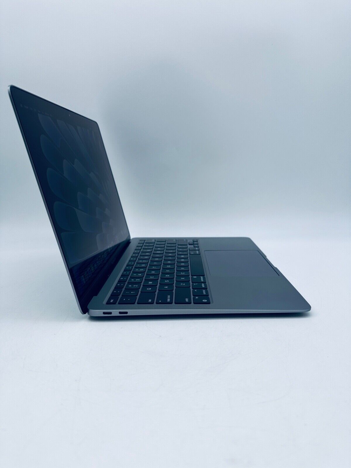 Apple MacBook Air 13" Retina M1 8-Core CPU 8-GPU 16GB Ram 1TB SSD