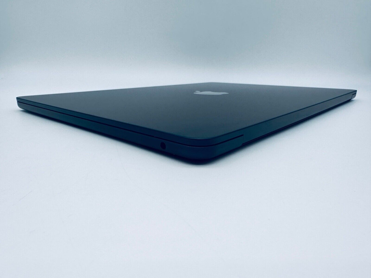 Apple MacBook Air 15.3" M2 8-Core CPU 10-Core GPU 8GB RAM 256GB