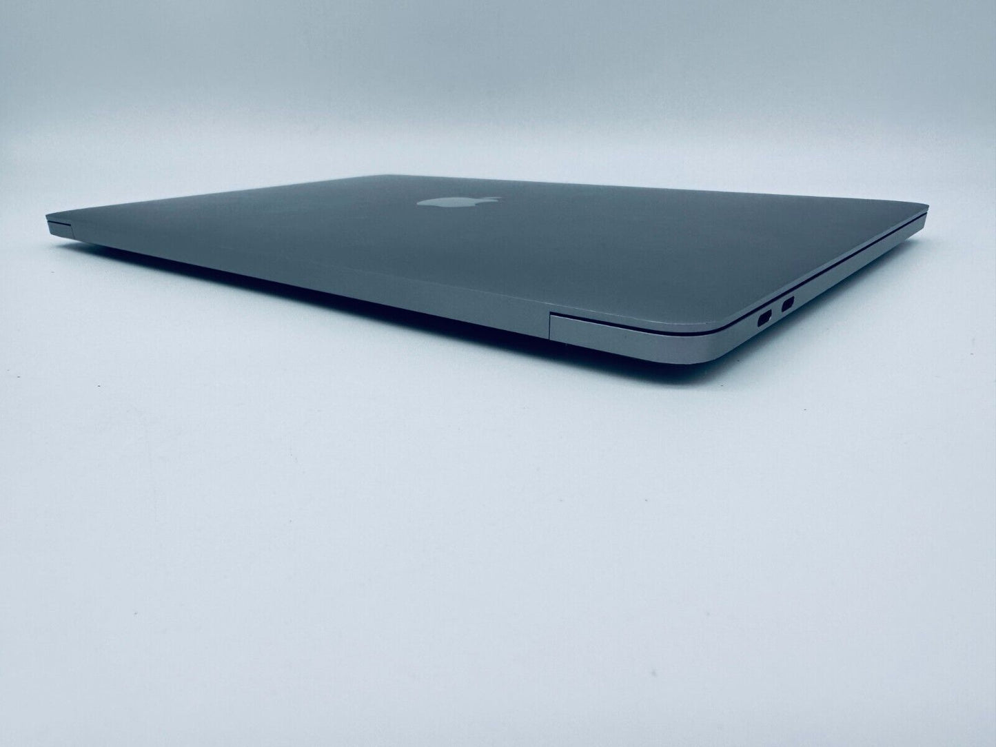 Apple MacBook Pro 13" Retina M1 Touch Bar 8-Core CPU 8-GPU 8GB Ram 256GB SSD