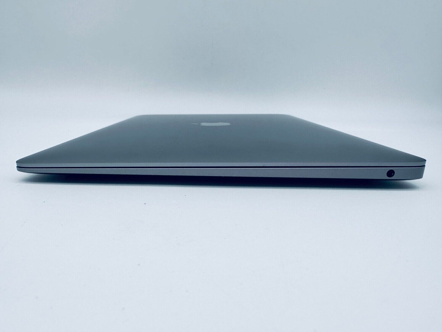 Apple MacBook Air 13" Retina M1 8-Core CPU 7-Core GPU 16GB Ram 256GB SSD