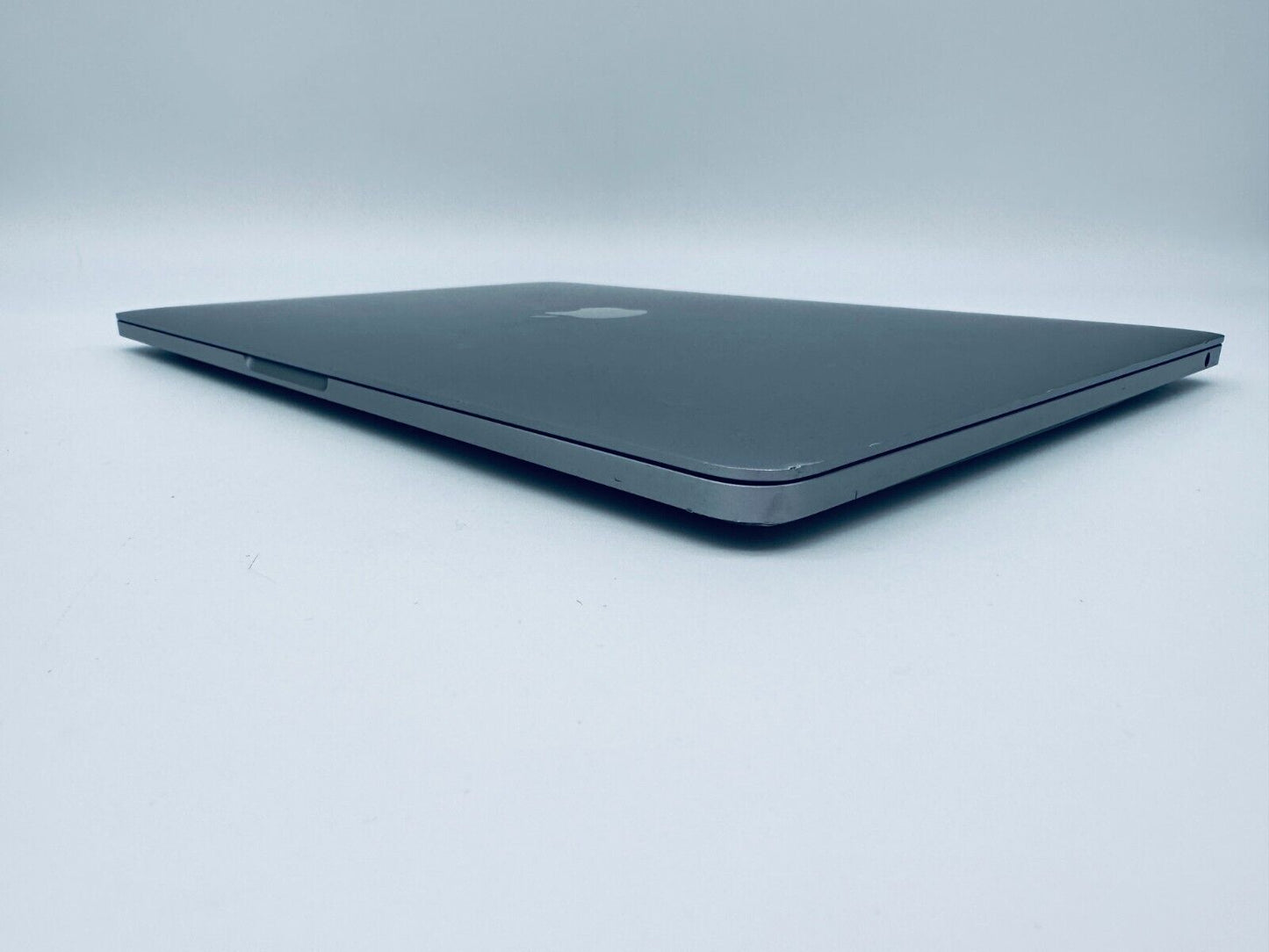 Apple MacBook Pro 13 M2 Touch Bar 8-Core CPU 10-GPU 16GB Ram 1TB SSD