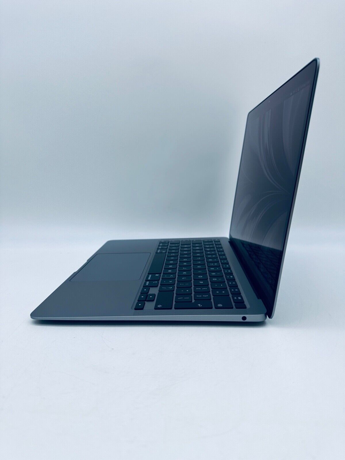 Apple MacBook Air 13" Retina M1 8-Core CPU 8-GPU 8GB Ram 512GB SSD