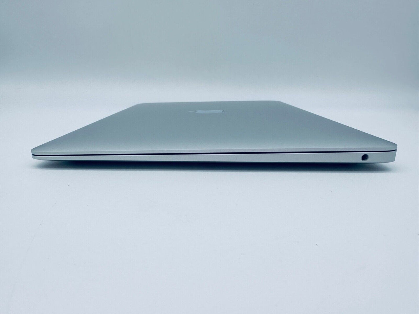Apple MacBook Air 13" Retina M1 8-Core CPU 7-Core GPU 16GB Ram 256GB SSD