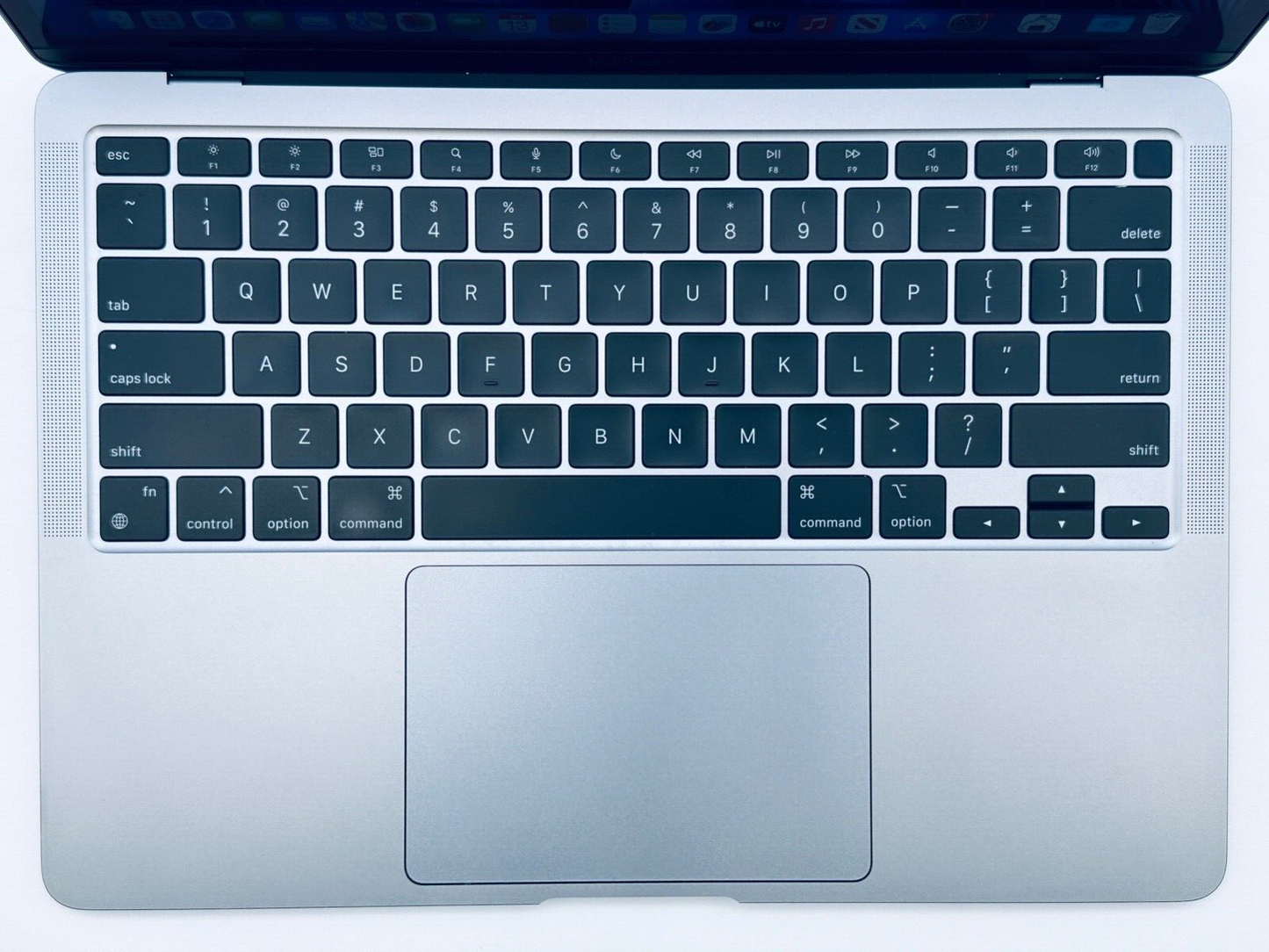 Apple MacBook Air 13" Retina M1 8-Core CPU 8-GPU 16GB Ram 1TB SSD