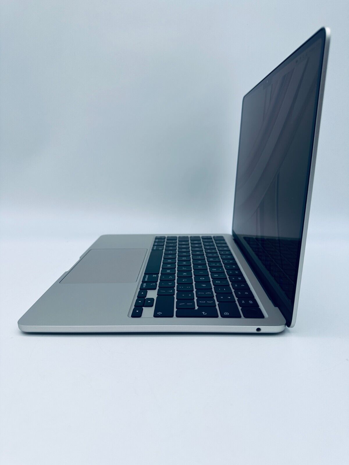 Apple M2 MacBook Air 13.6" 8-Core CPU 8-Core GPU 8GB Ram 256GB SSD