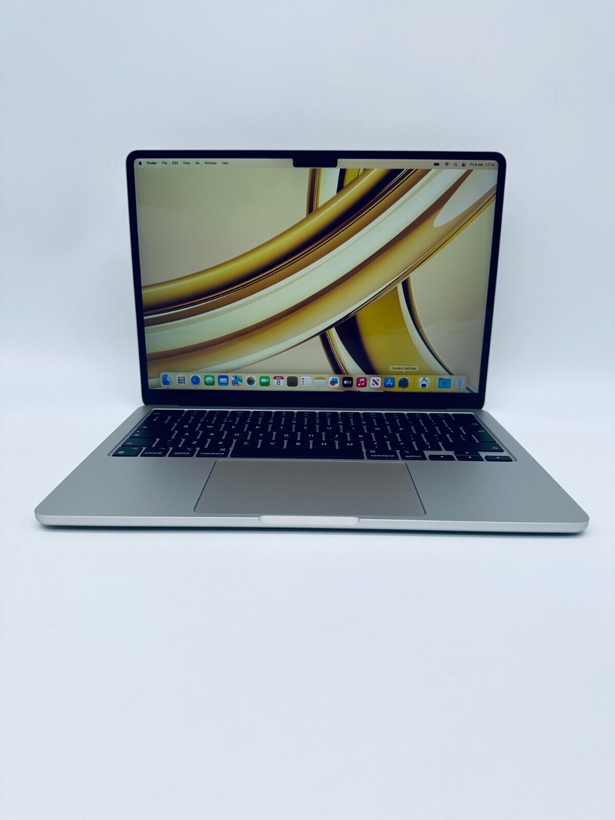 Apple M2 MacBook Air 13.6" 8-Core CPU 8-Core GPU 8GB Ram 256GB SSD