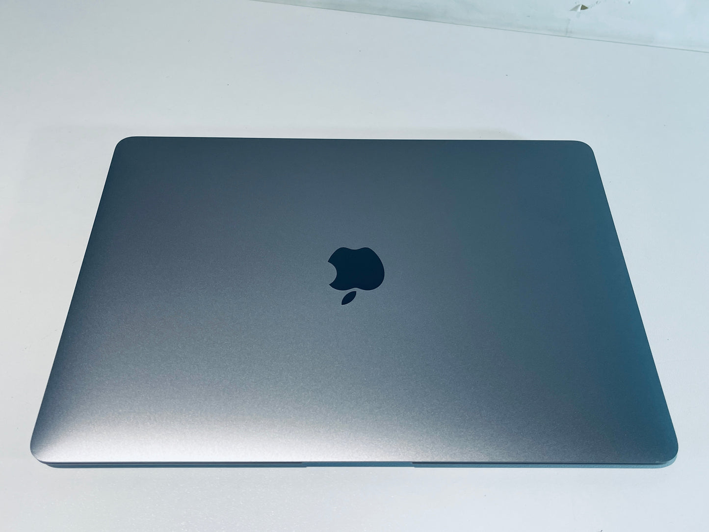 Apple MacBook Air 13" Retina M1 8-Core 8-GPU 8GB Ram 512GB SSD