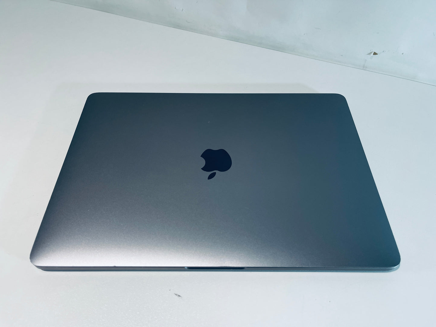 Apple MacBook Pro 13 Touch Bar ID M1 8-Core 8-GPU 16GB Ram 1TB SSD
