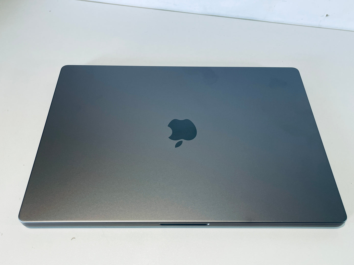 Apple MacBook Pro 16" 2021 M1 Pro 10-Core 16-Core GPU 16GB 1TB SSD