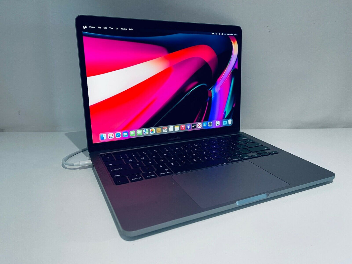 Apple MacBook Pro Retina 13" 2020 Touch Bar Quad Core i7 2.3Ghz 32GB 4TB SSD