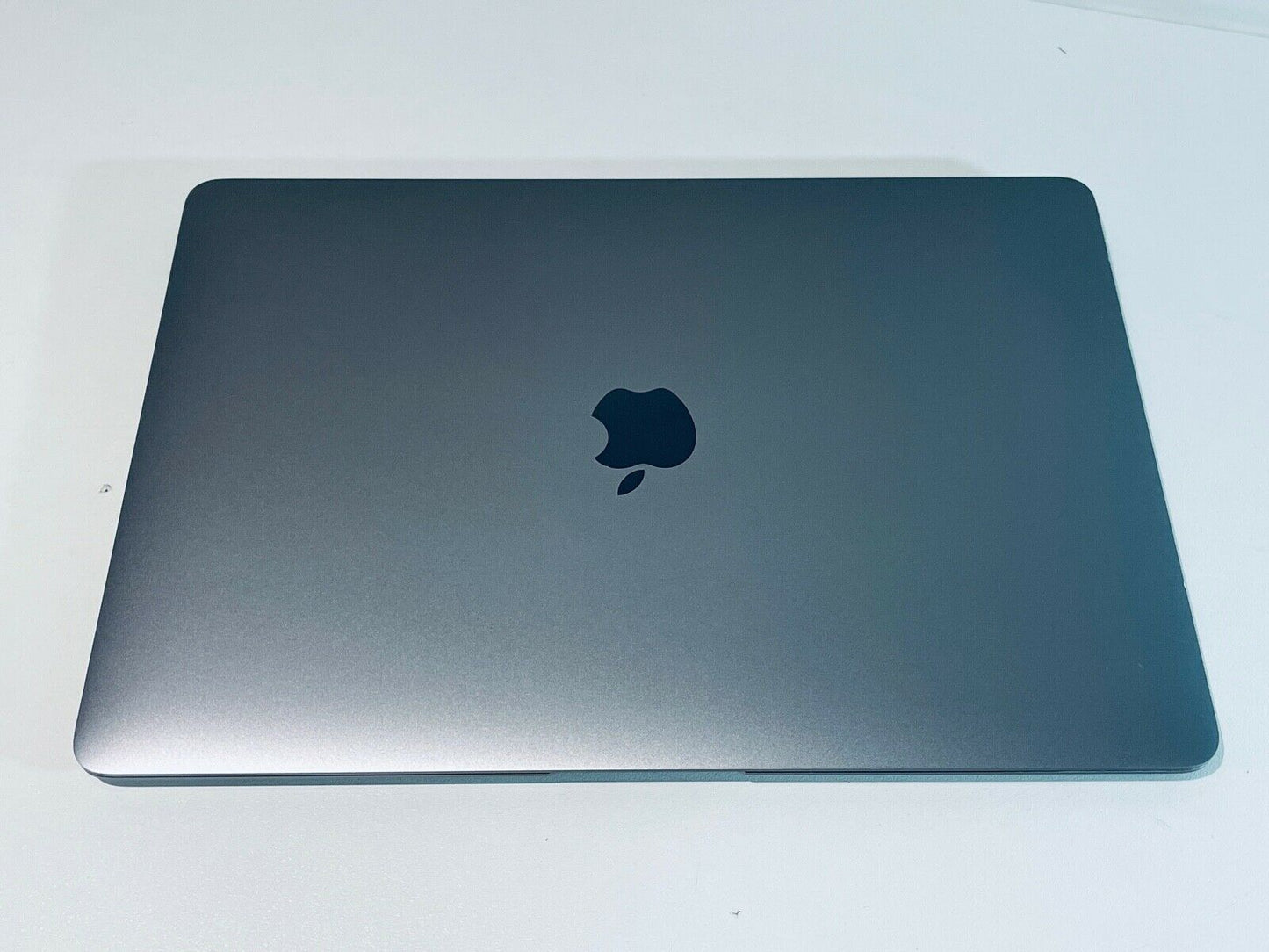 Apple MacBook Air 13" Retina M1 8-Core 7-GPU 8GB Ram 256GB SSD