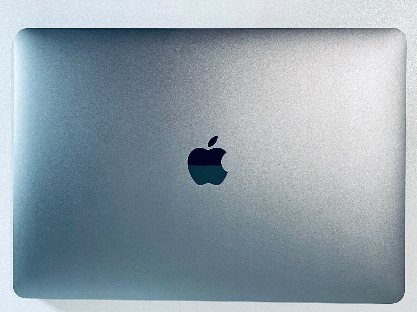 Apple MacBook Pro Retina 13" 2020 Touch Bar ID Quad Core i5 1.4Ghz 16GB 1TB SSD