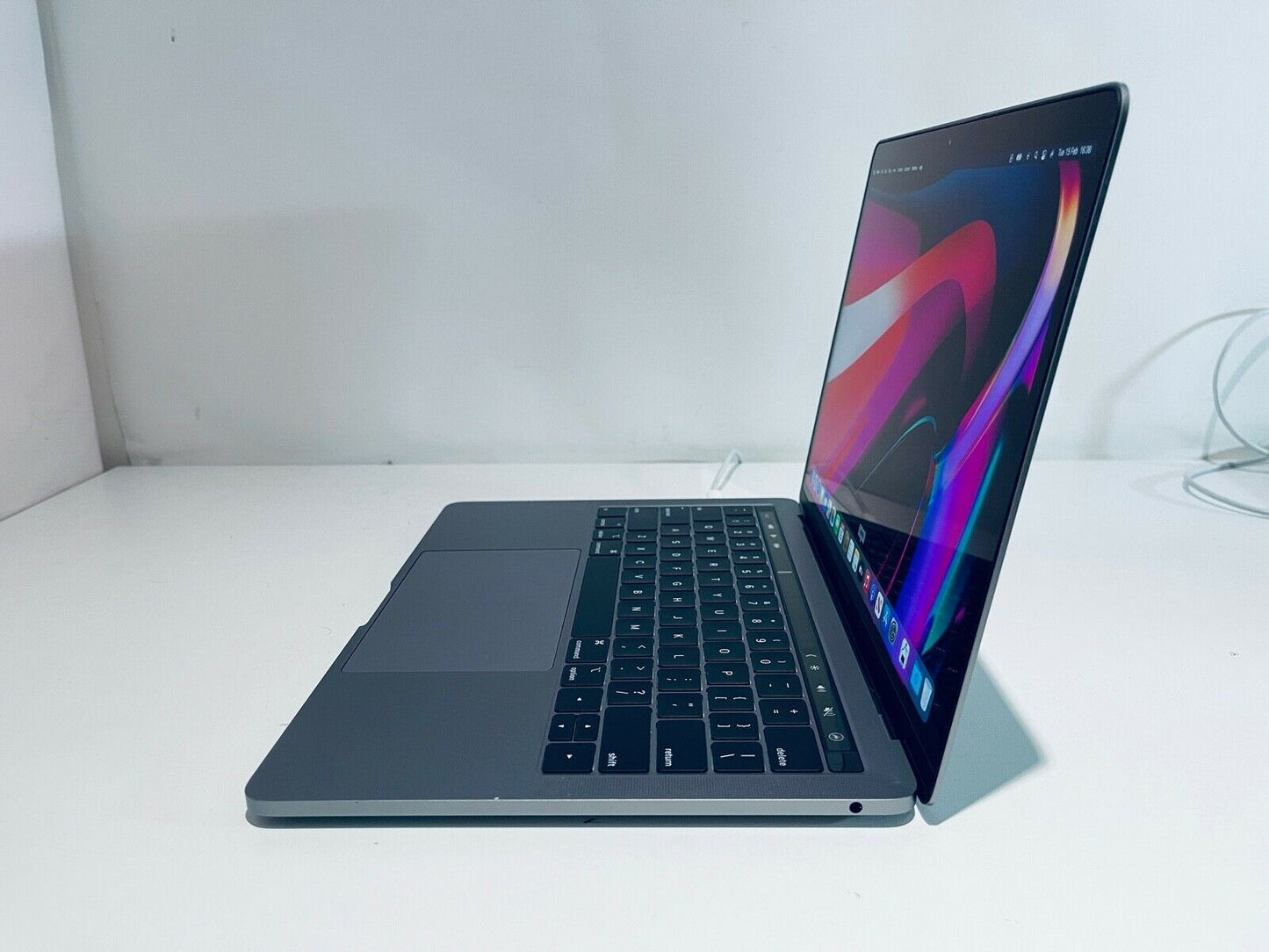 Apple MacBook Pro 13" 2019 Touch Bar ID Intel Quad Core i5 1.4Ghz 8GB 512GB SSD