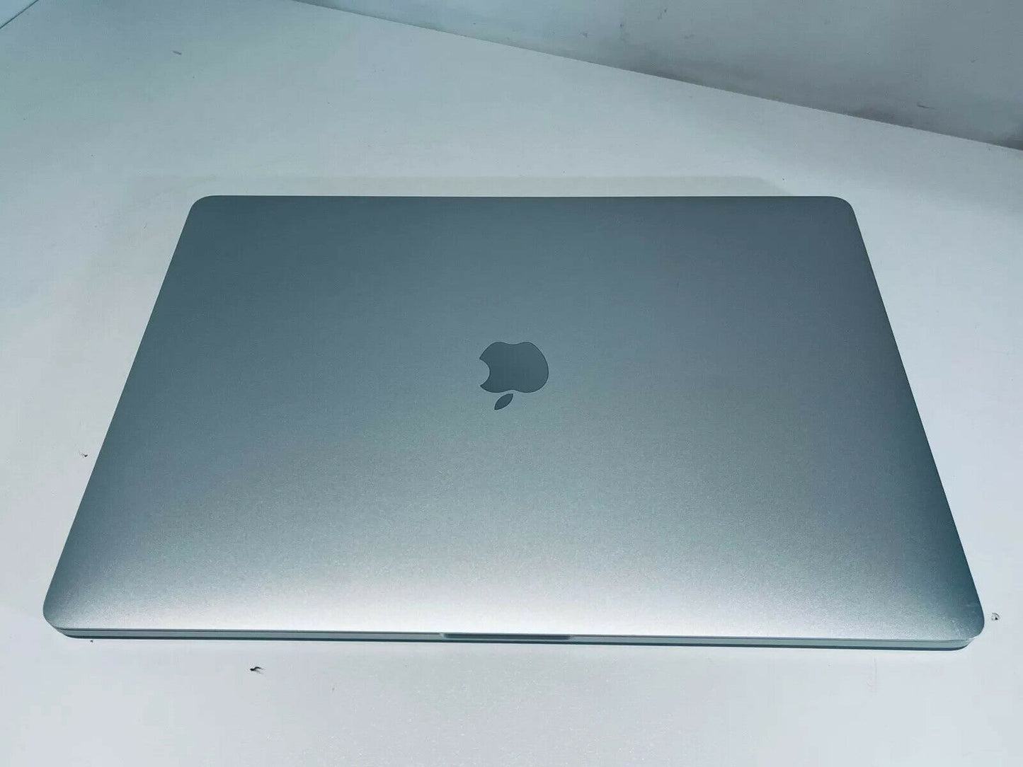 Apple MacBook Pro Retina 15" 2016 Touch Bar ID i7 Quad Core 2.9Ghz 16GB 1TB