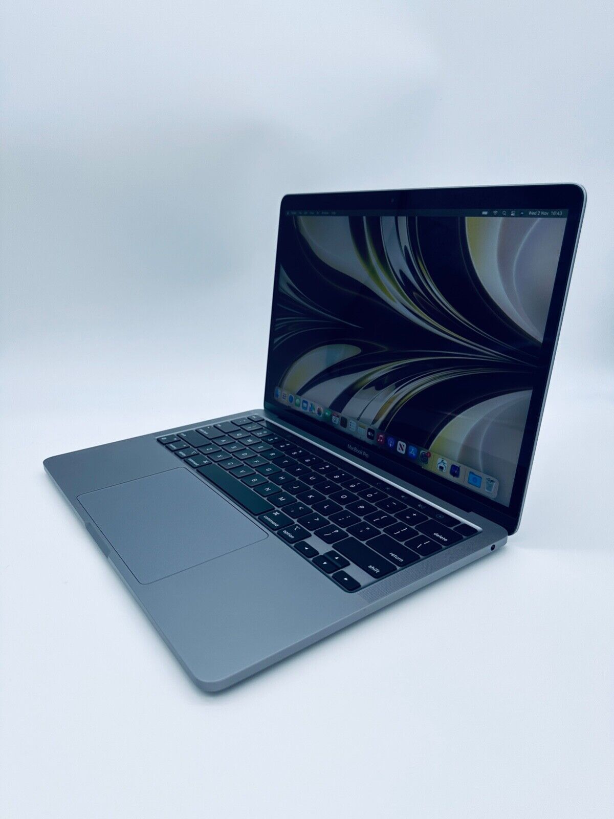 Apple MacBook Pro 13 Touch Bar M1 8-Core 8-GPU 8GB Ram 512GB SSD